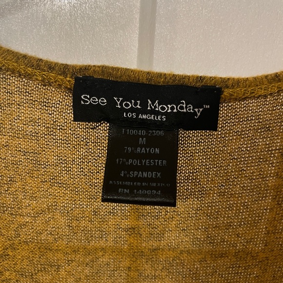 Gold Sweater - Picture 3 of 4